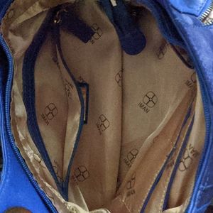 2 brand new never worn purses the price is for both purses.